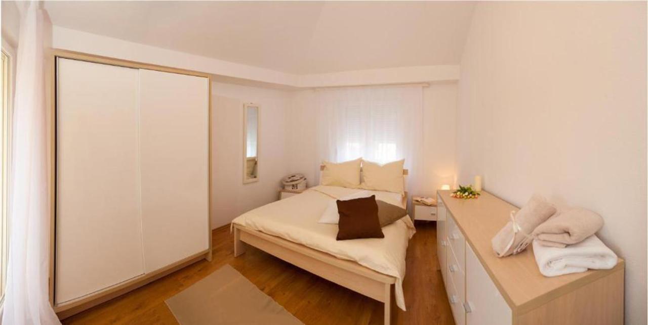 Apartment Angela Traù Esterno foto